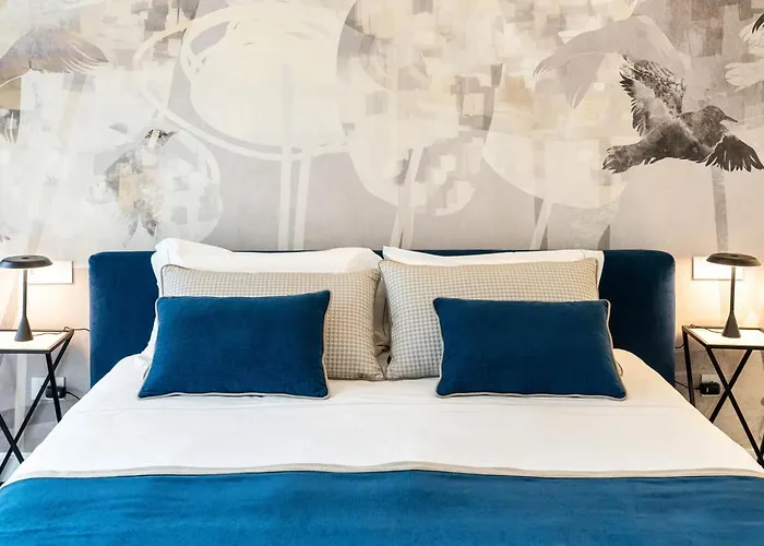 Donna Giacinta Blu Luxury Flat